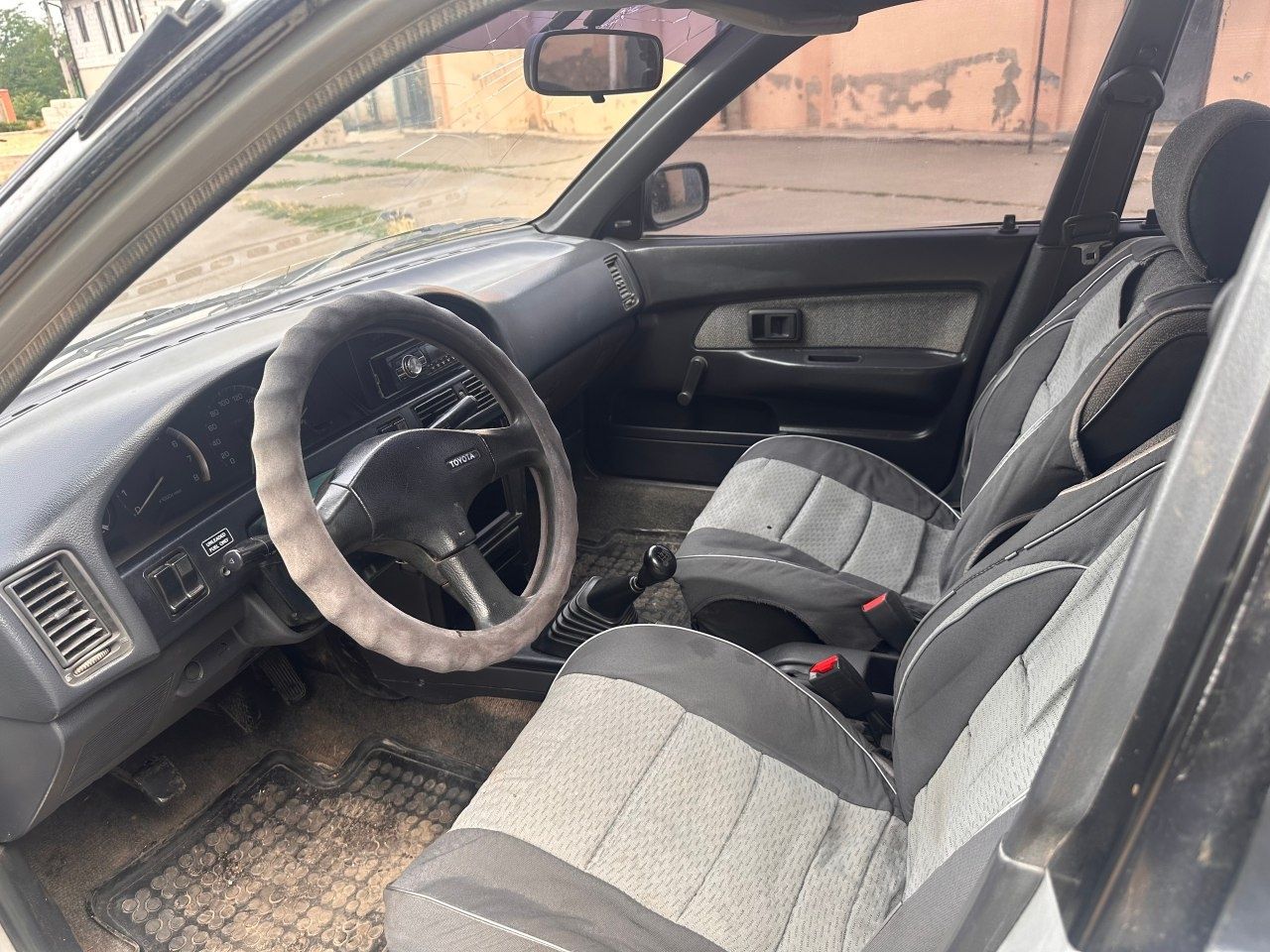 Toyota Corolla 7 лiтрiв по мiсту гарний стан