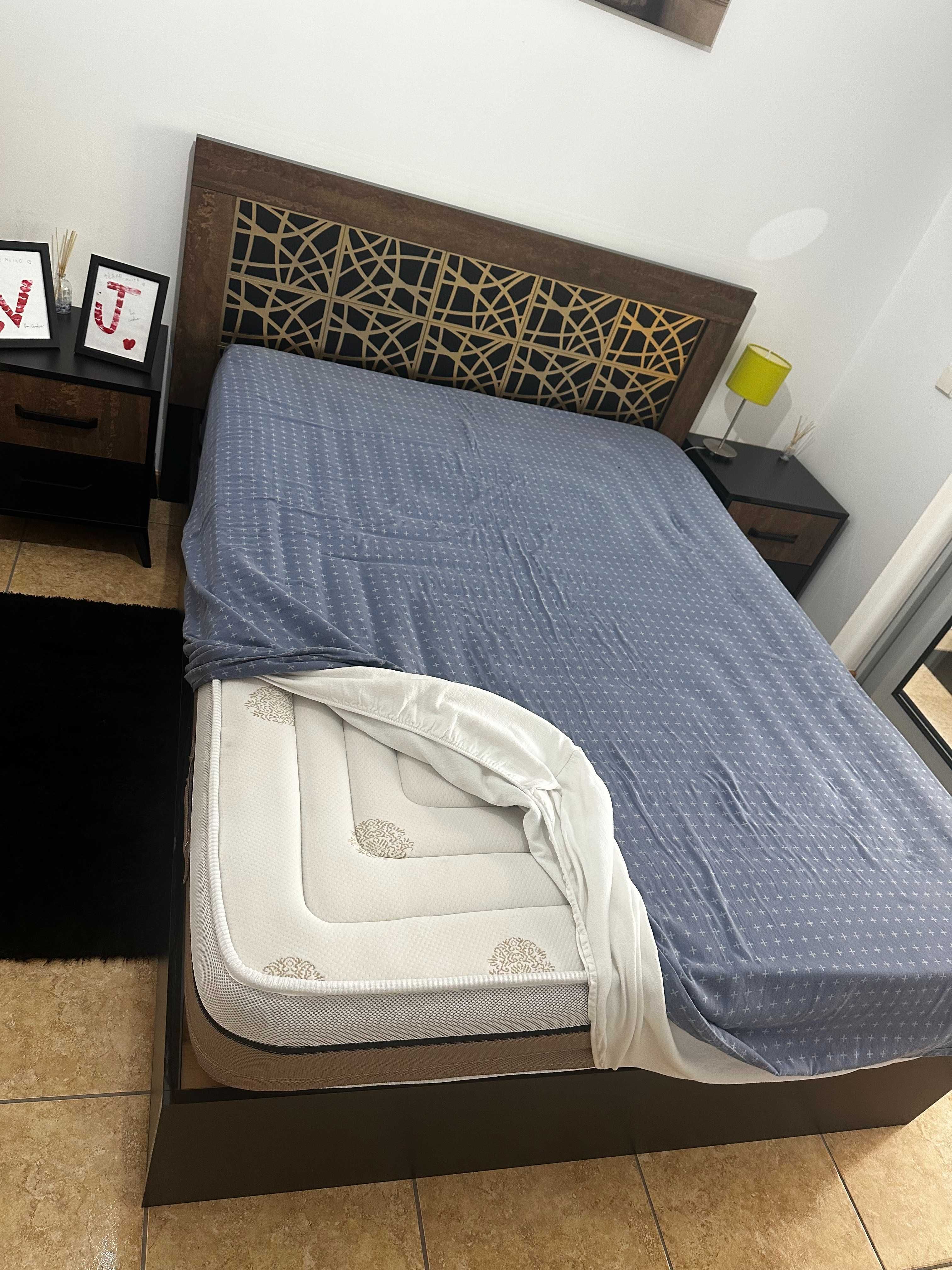 Jogo (SEMI NOVO) de quarto - Com design super moderno