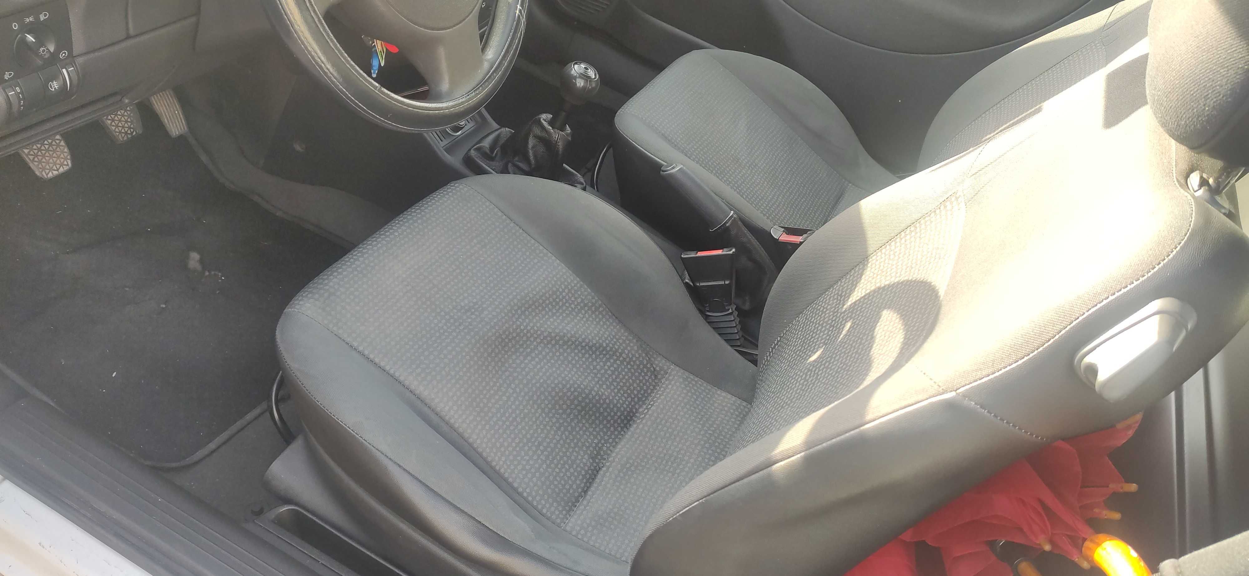 Opel corsa 1.3 CDTI comercial 2004