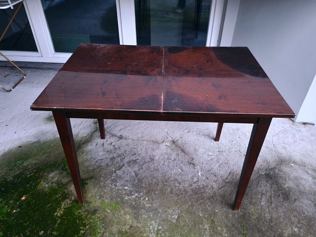 Sprzedam stół drewniany, długość 110 cm, rozłożony 160 cm
