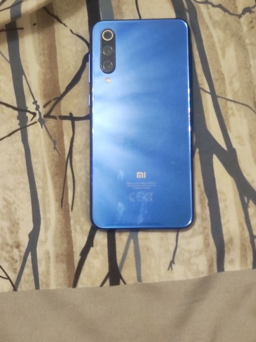 Продам телефон xiaomi mi 9 se