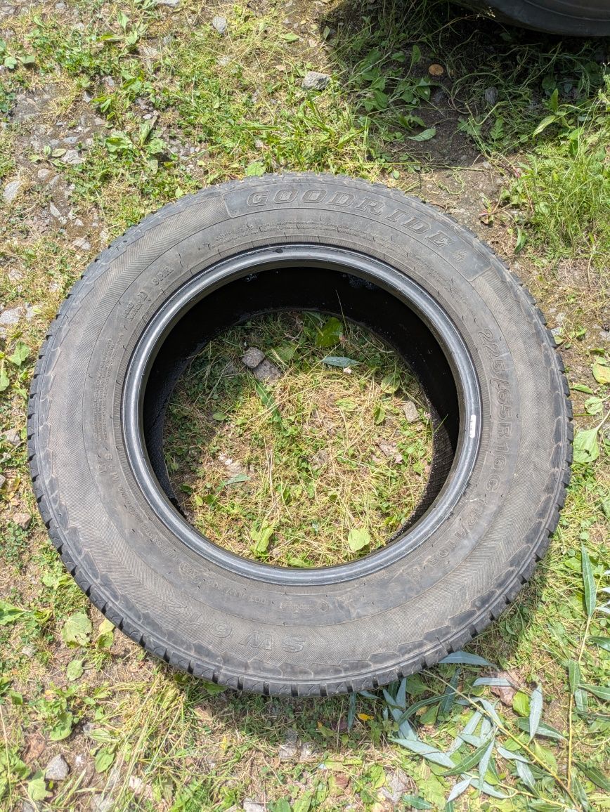 opona używana 225/65 R16C Goodride wielosezon