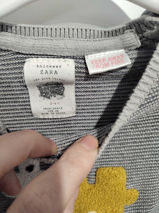 Sweter w puzzle Zara dla chłopca