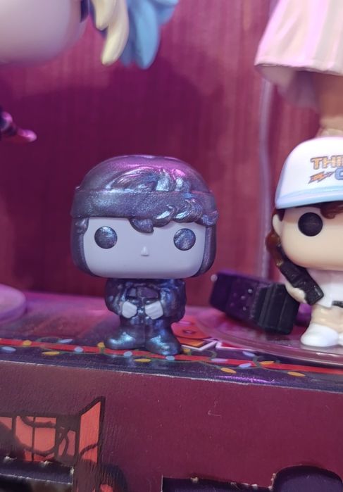 Фігурка з Kinder Joy Stranger Things