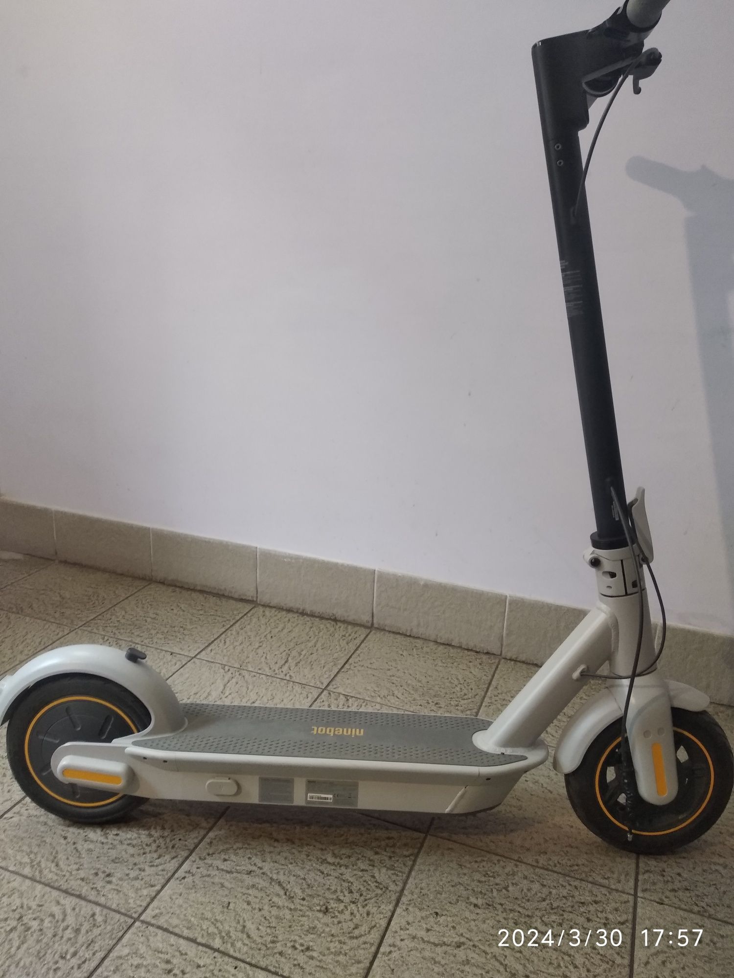 Електросамокат SEGWAY Ninebot G30LE