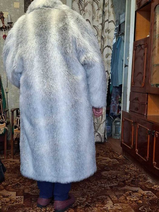 Продам НОВУ шубу зі штучного хутра