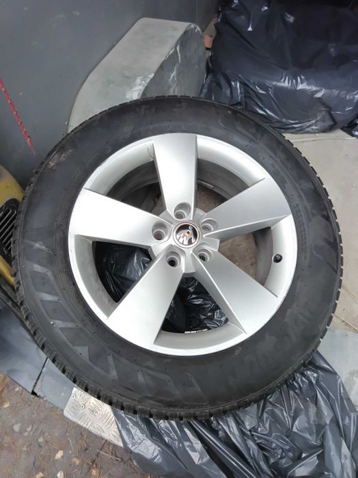 Komplet oryginalnych felg kodiq 17cali 5x112nowe opony wielosezon