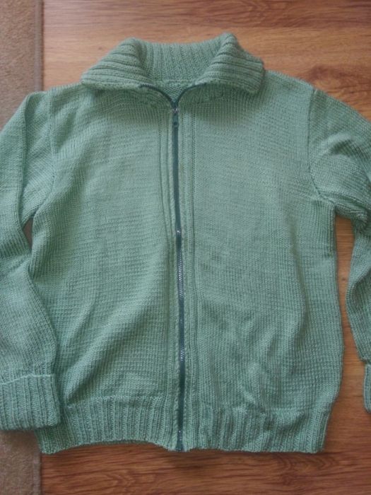 Sweterek, swetr, własnoręcznie robiony, oliwkowy r.44, wiosna,