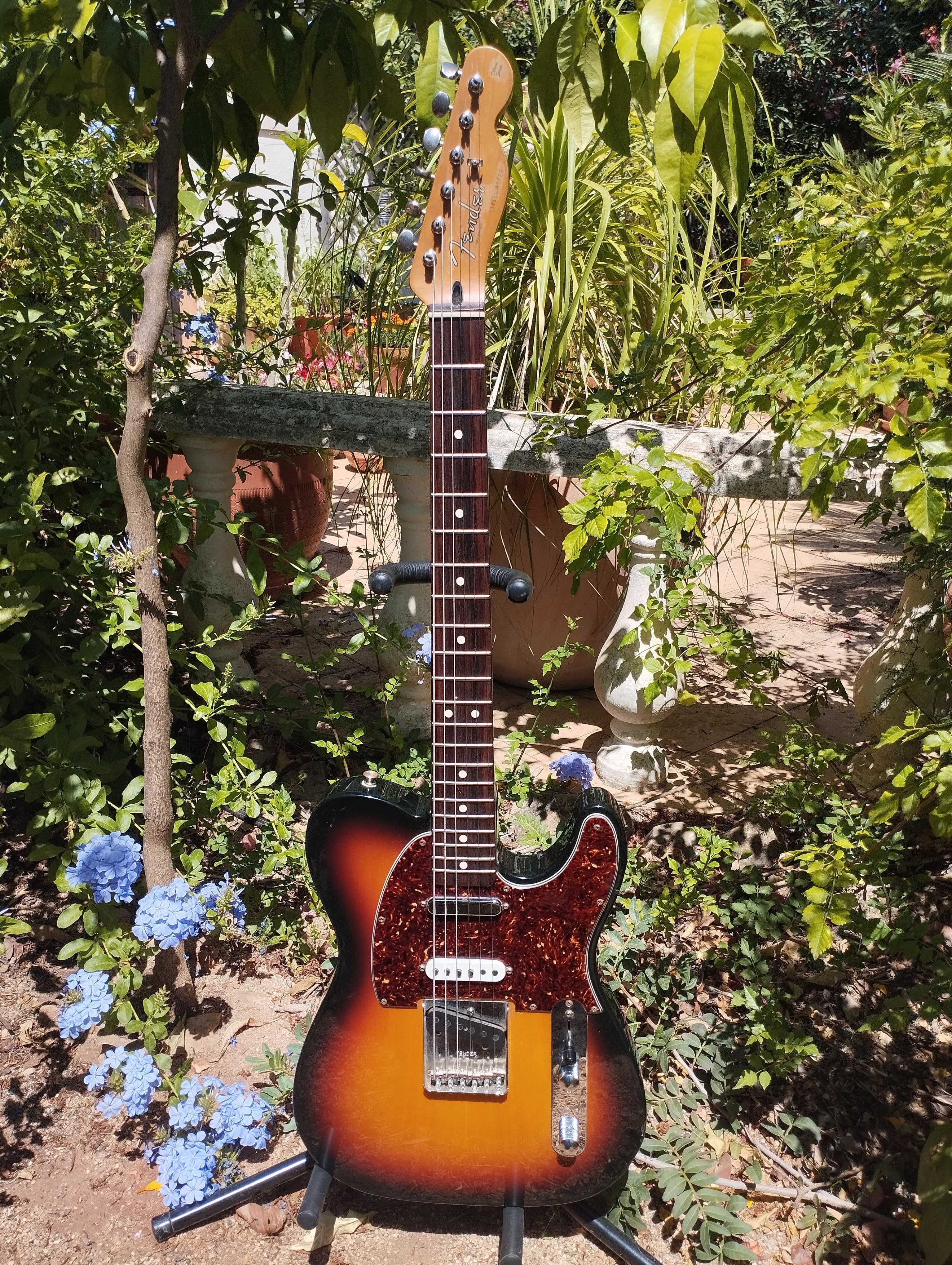 FENDER Telecaster Nashville Deluxe Electric Guitar / Guitarra