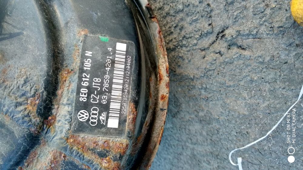 Вакуумный усилитель тормозов Ауди а6с5ц5 2.5тди 4B3612105A