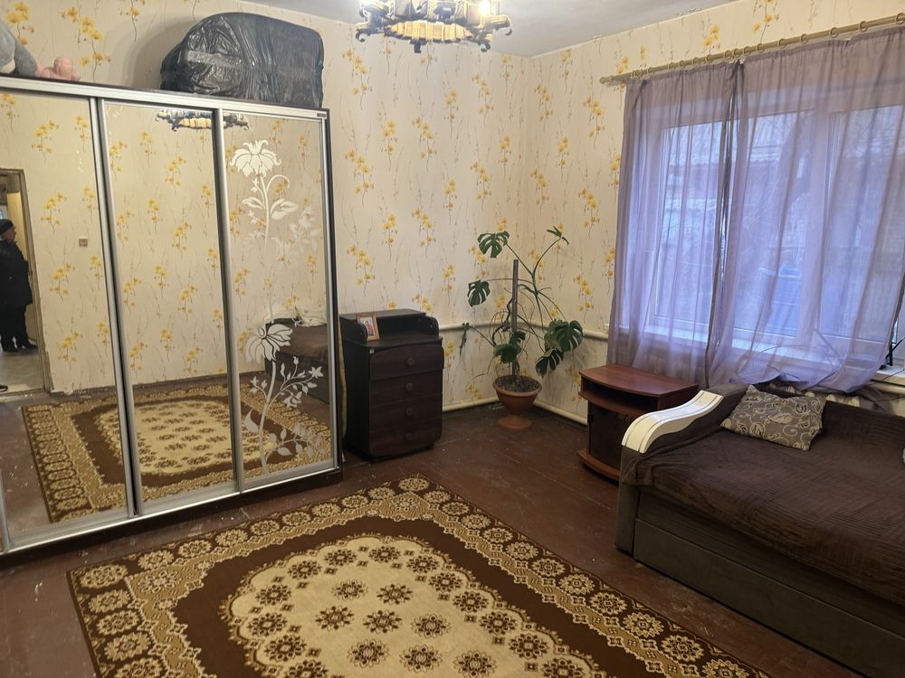 Здам частину будинку,50м.кв.одна велика кімната.Повністю облаштовано.