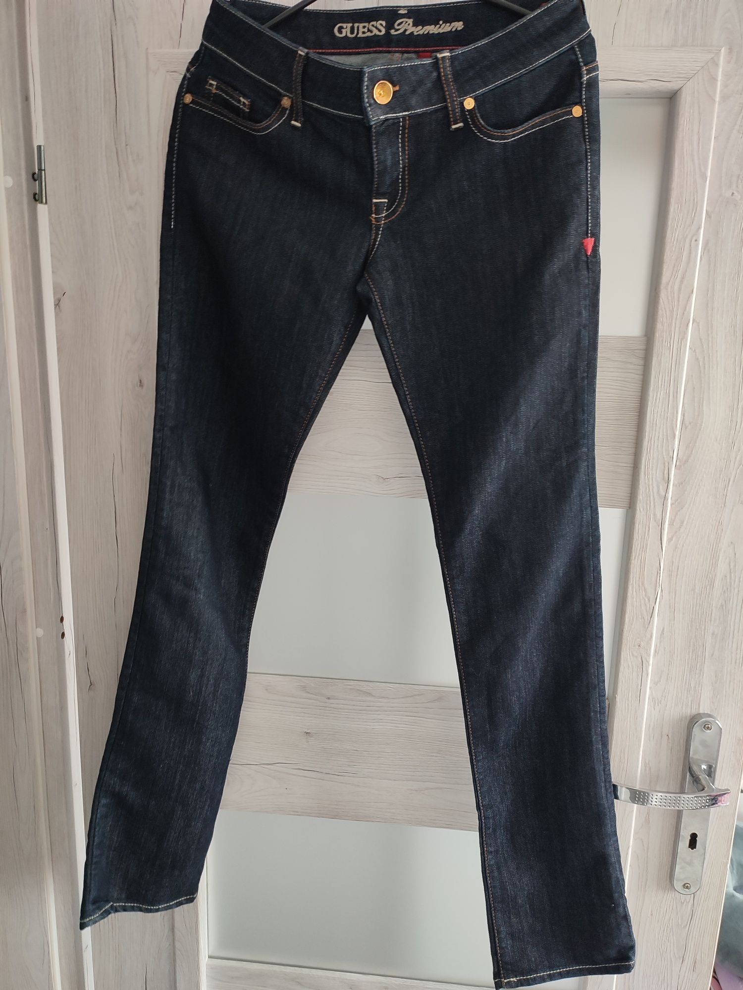 Dżinsy jeansy guess 27