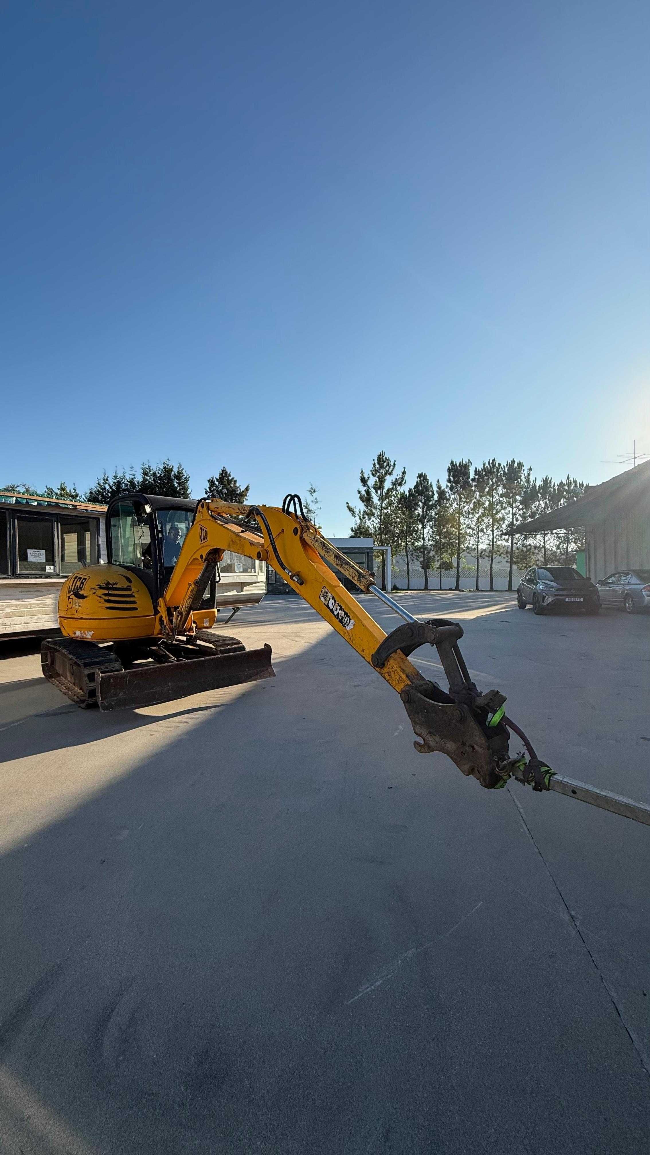 JCB Mini Giratória 6,5 toneladas