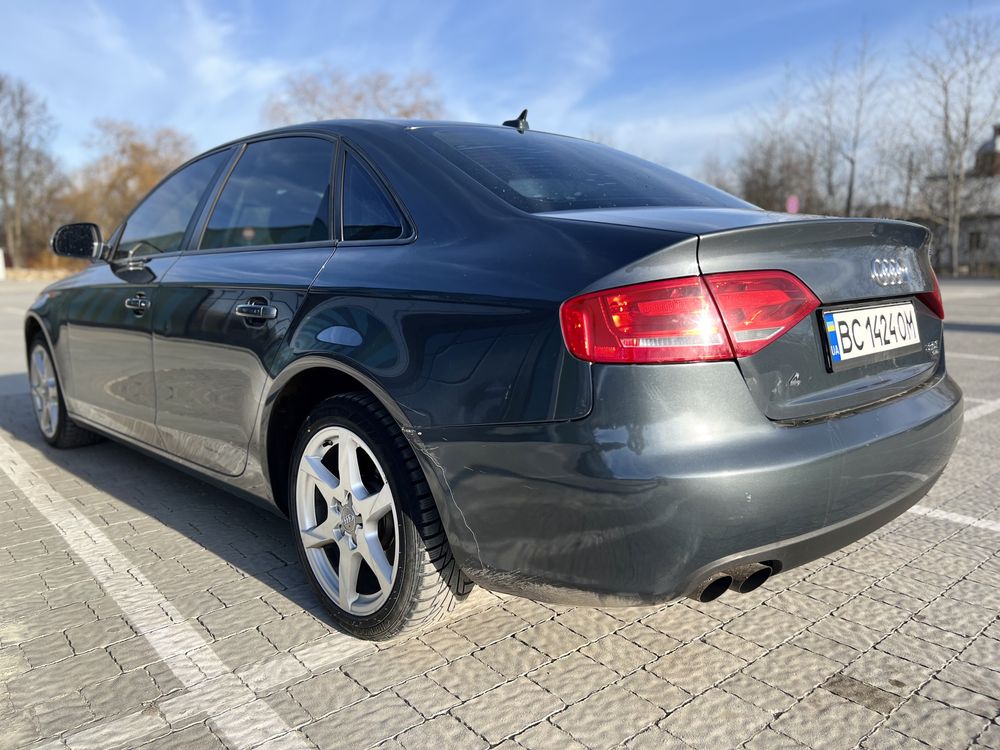 Audi A4 2008 рік