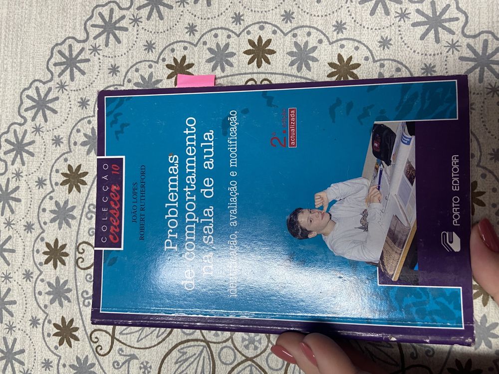 Livro “problemas de comportamento na sala de aula”