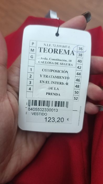 Vestido vermelho teorema tamanho 36 com pormenor em dourado no decote