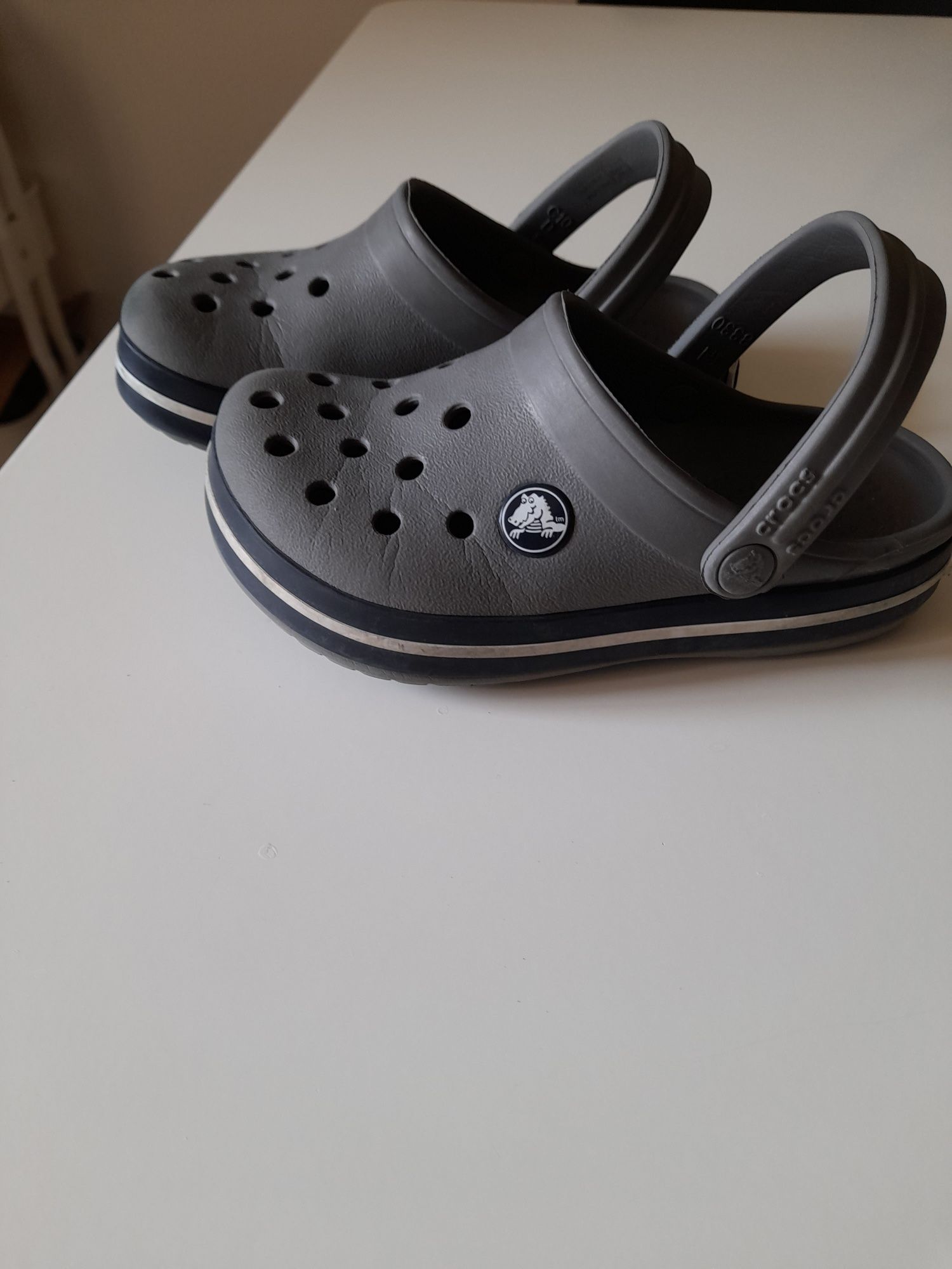 Crocs criança...