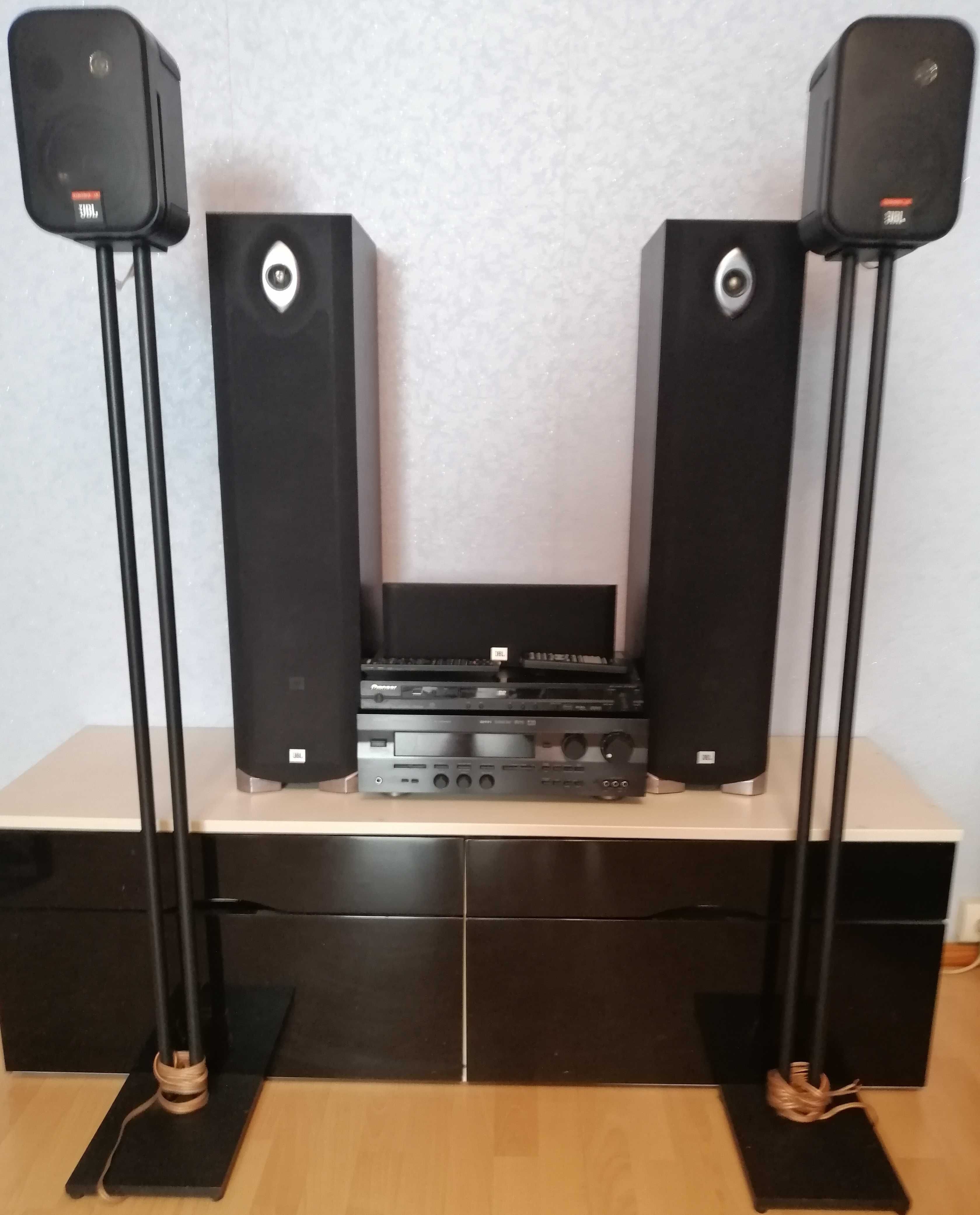 Акустика JBL, ресивер Yamaha RX-V496RDS і DVD Pioneer DV-600VA
