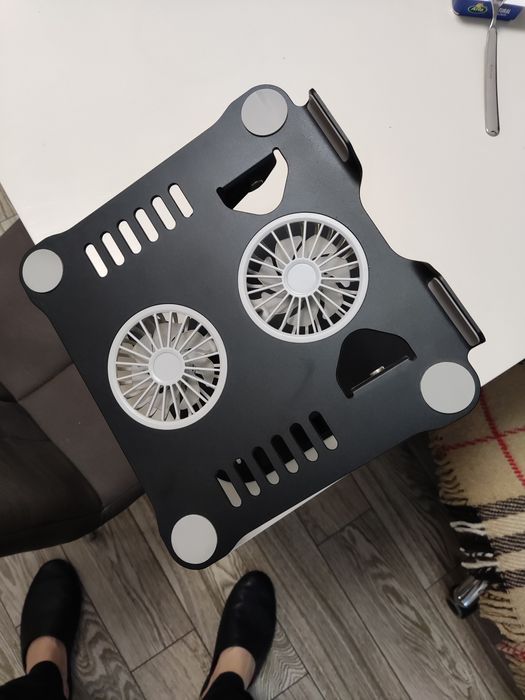 Подставка под ноутбук с охлаждением