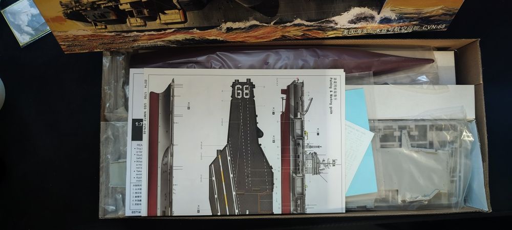 Model lotniskowca USS Nimitz CVN-68 Trumpeter + waloryzacja Eduard