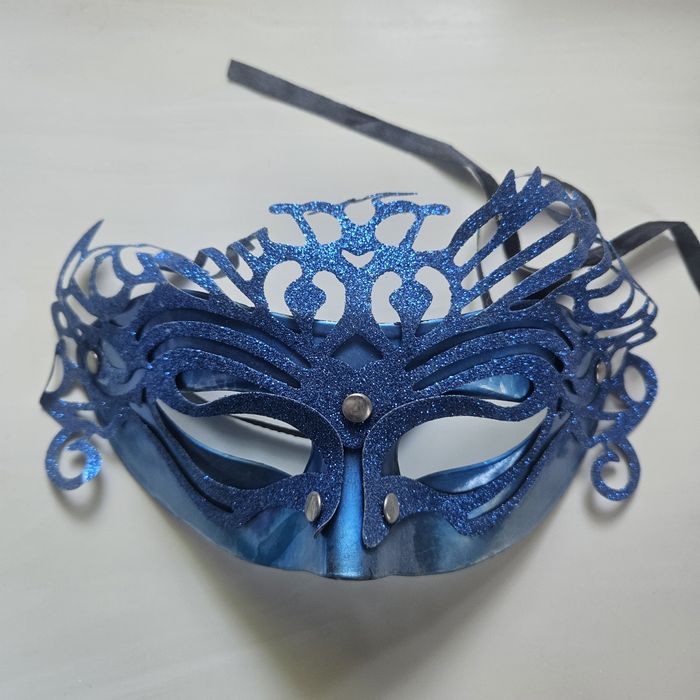 Маска карнавальна