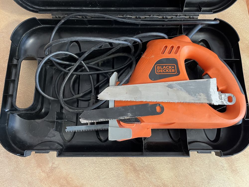 Pilarka-wyrzynarka Black+Decker