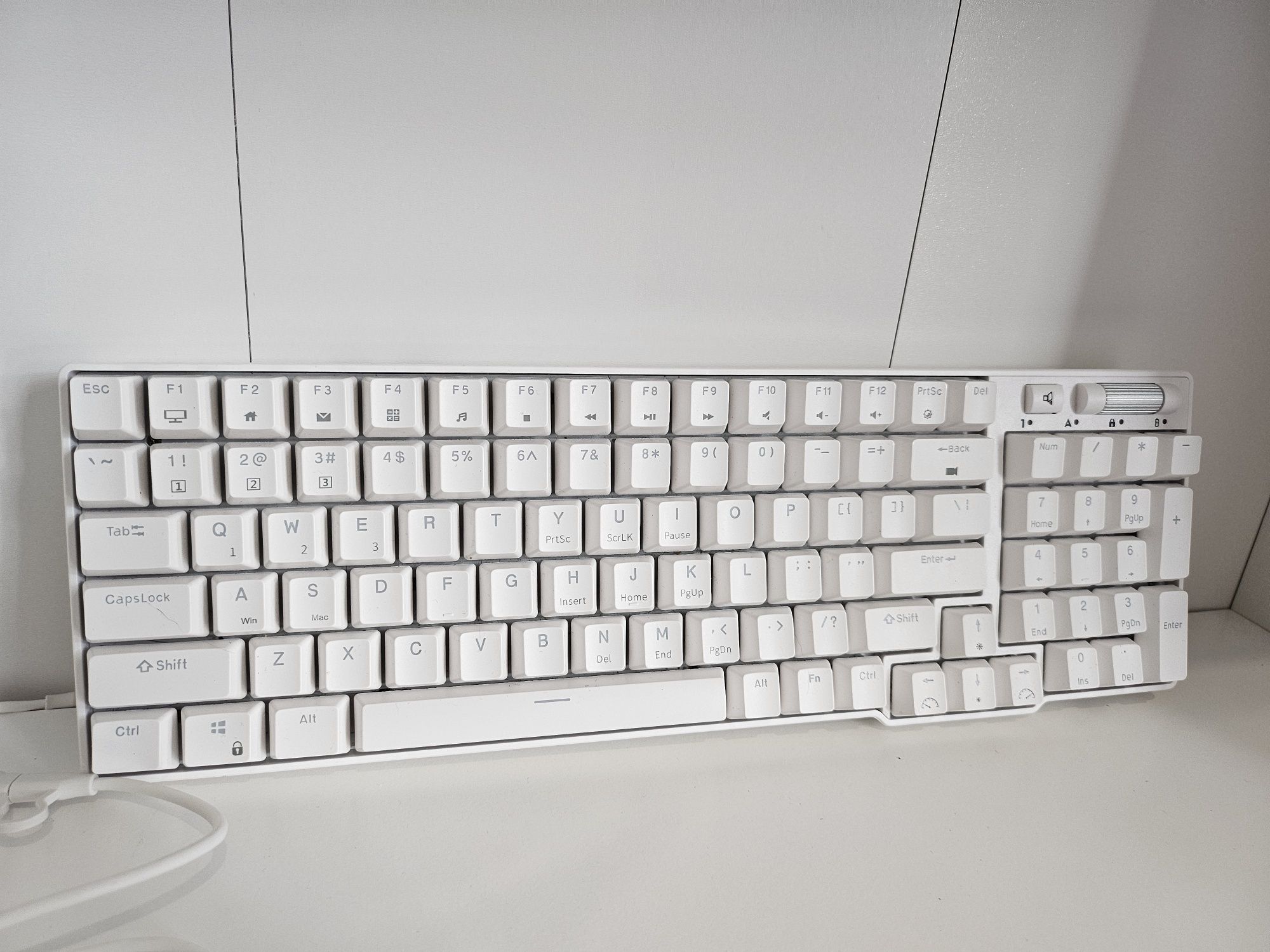 Royal Kludge RK96 RGB Mechanical Keyboard-USB Wired,Wireless,Bluetooth