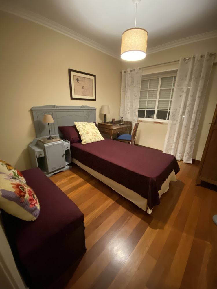 Quartos de SENHORA com cama de solteira para alugar