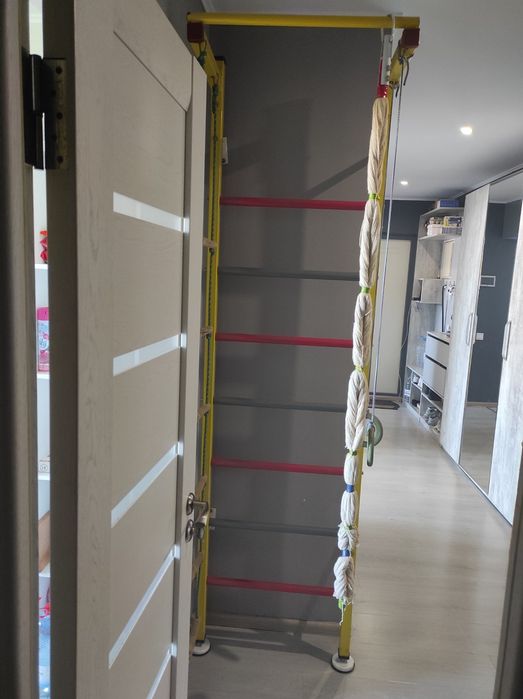 Двух ярусна кровать