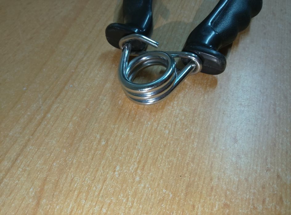 Ściskacz do ćwiczeń rąk dłoni