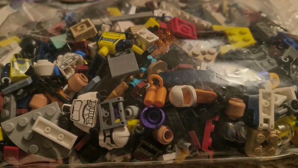 Lego mix 1 kg dużo minifigurek
