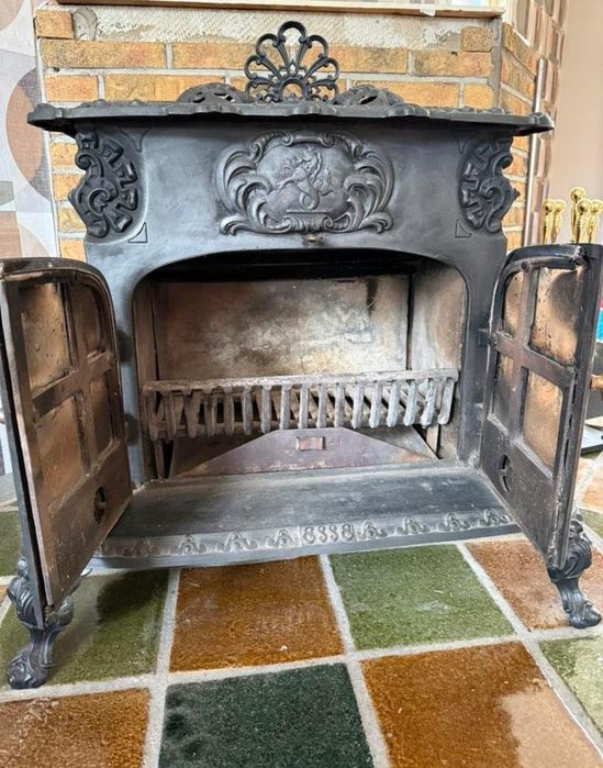 Kominek żeliwny wolnostojący