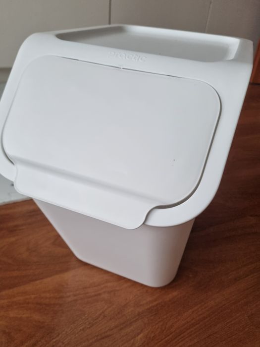 Practic bini kosz na śmieci