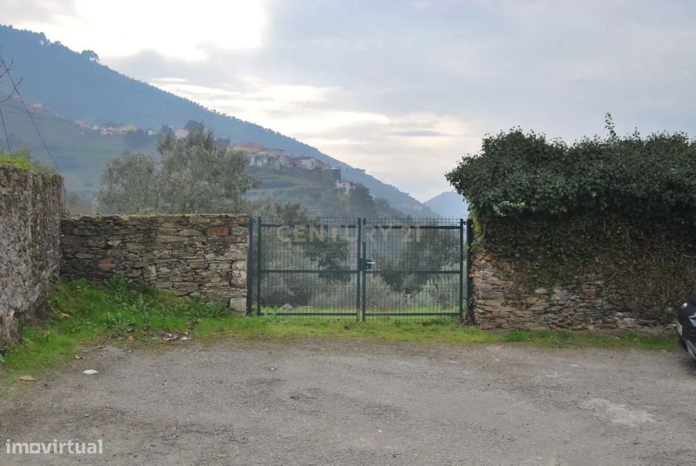Terreno Urbano para Recuperação em Vila Real - 33.800m²