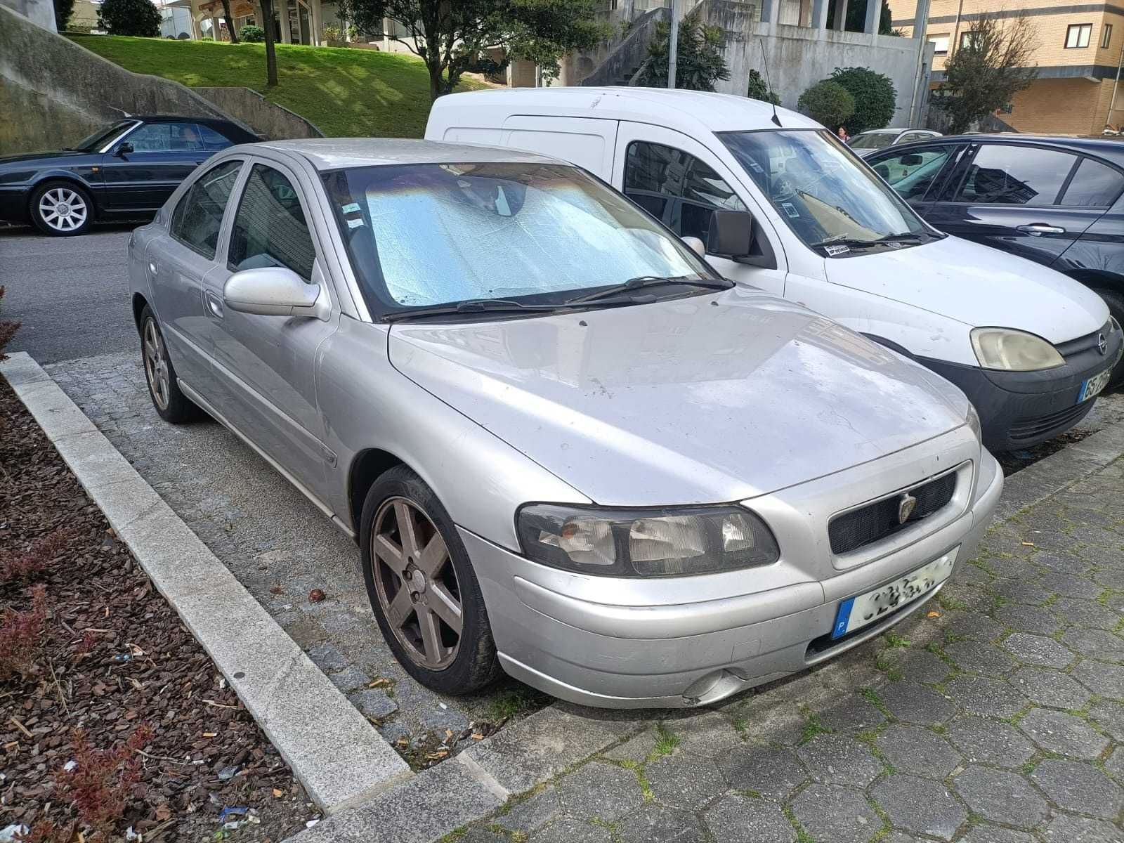Volvo S60 T5 com junta da colaça queimada.