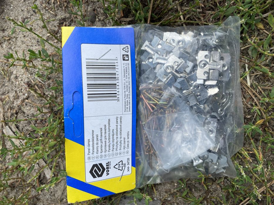 Klamry do boazerii - zestaw 600 szt. Nowe