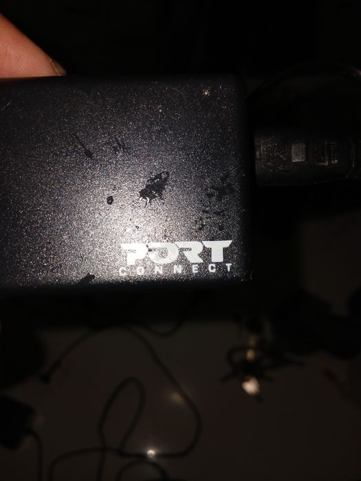 Vários Carregadores de pc portátil