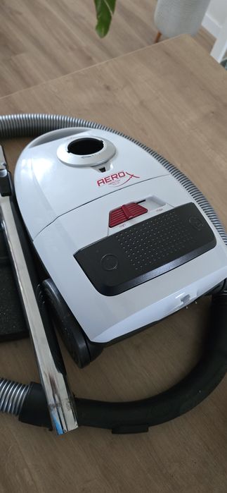Mocny odkurzacz workowy AERO o mocy 700W