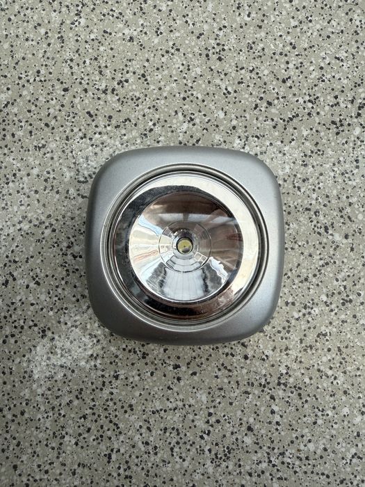 Лампочка на стіну