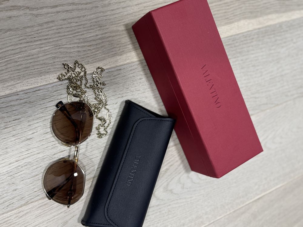 Сонцезахисні окуляри Valentino