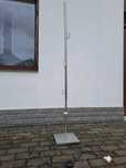 Srebrna lampa stojąca podłogowa 3 żarówki