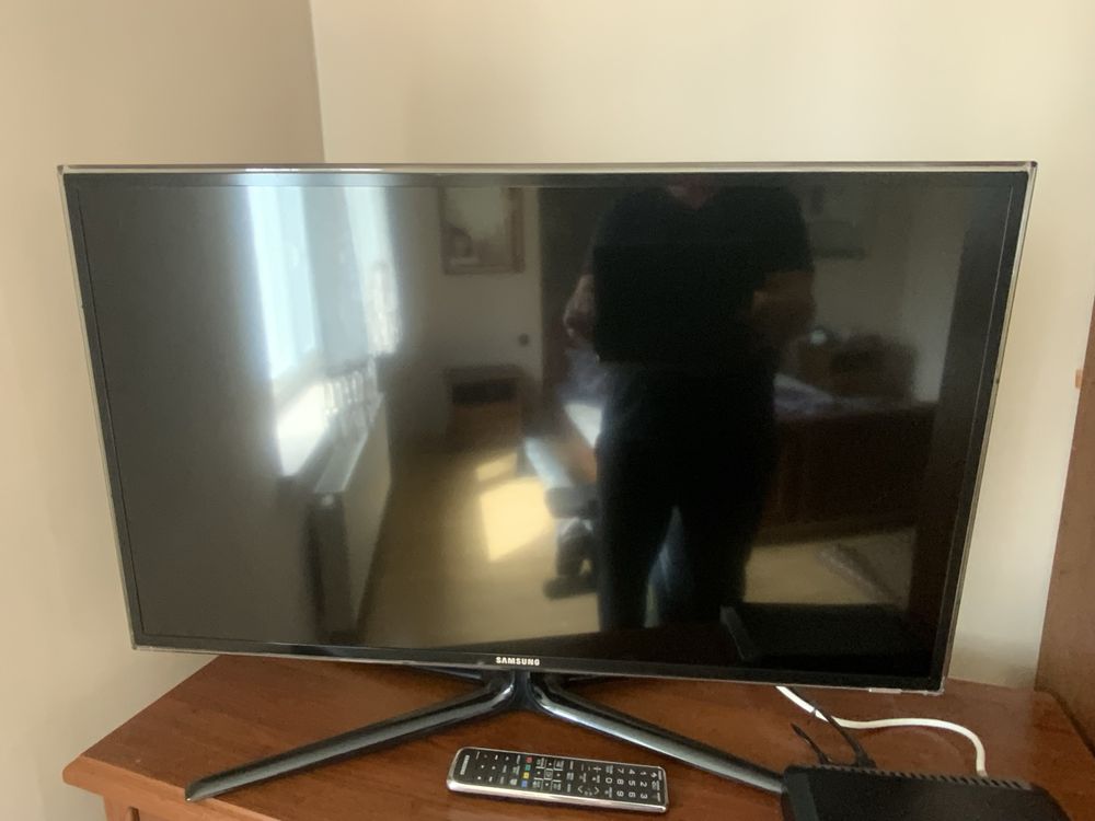 Telewizor Samsung 40 cali smart TV, internet, WI FI uszkodony