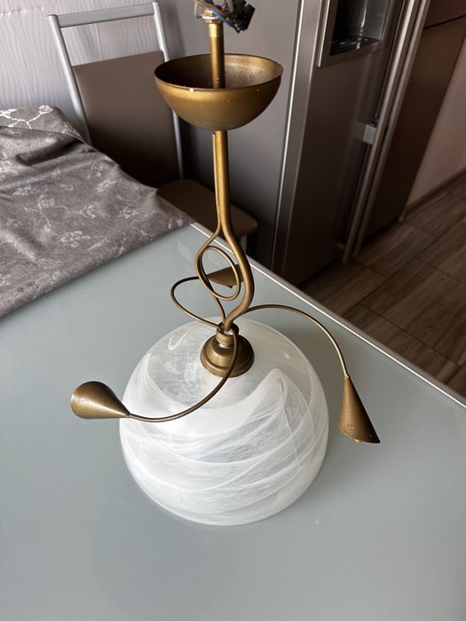 Żyrandol biały abażur ze złotym