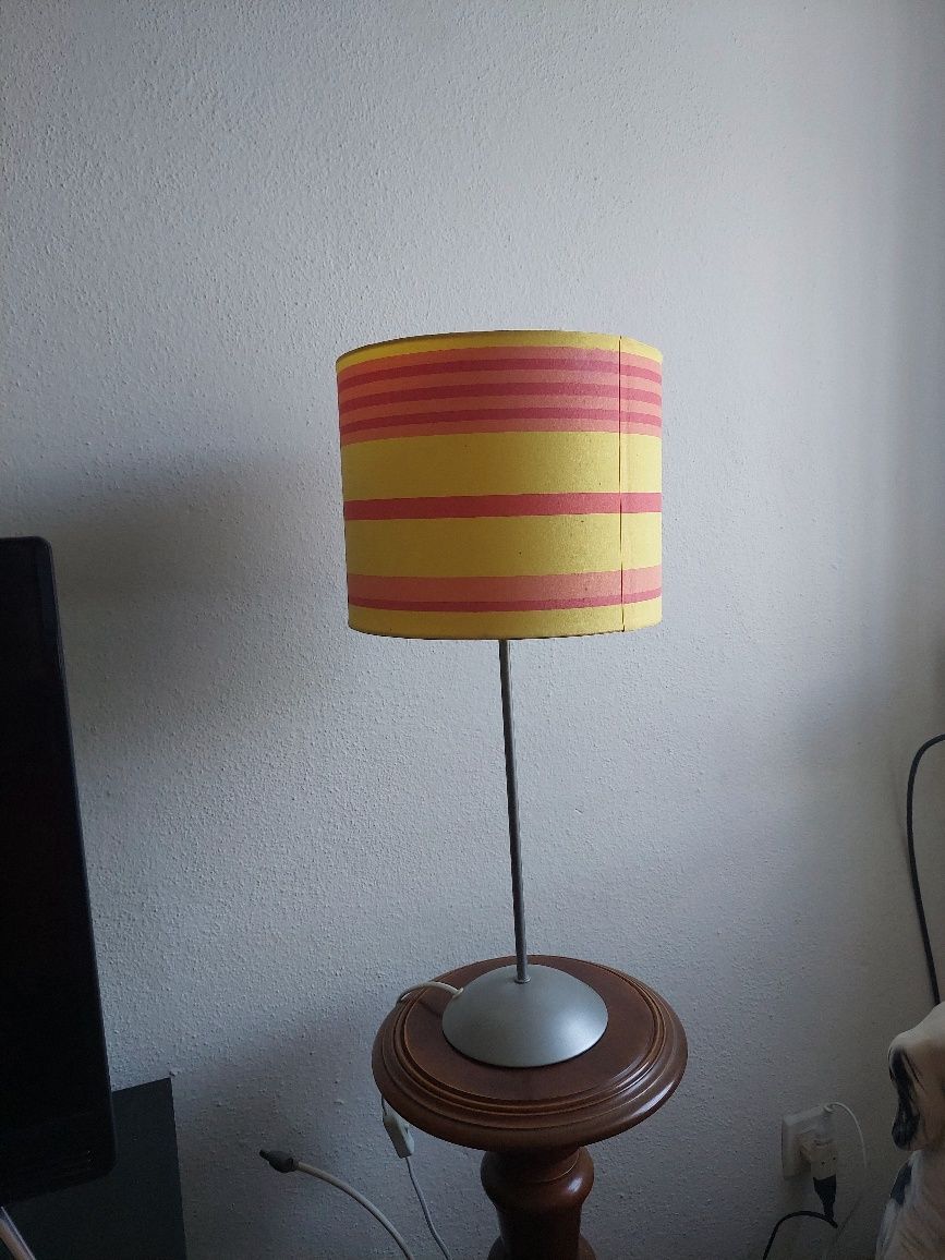 Coluna de sala ,mais candeeiro em bom estad