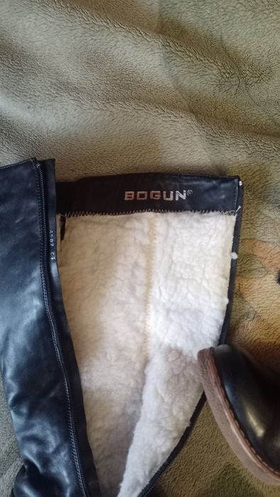 Нарядные кожаные сапоги на натуральном меху