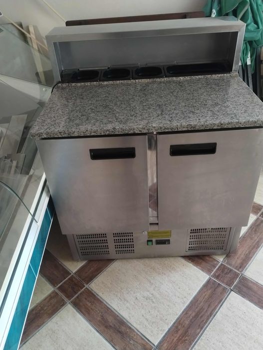 Stół chłodniczy z blatem granitowym + GN 85×90×70 — 2350 zł