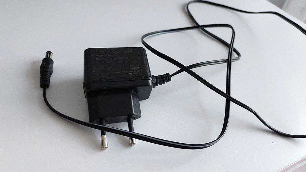 Блок живлення до роутера неробочий