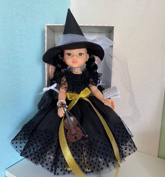 Лялька Венздей Аддамс, Уэнздей Аддамс,  Paola Reina Керол, Каріна