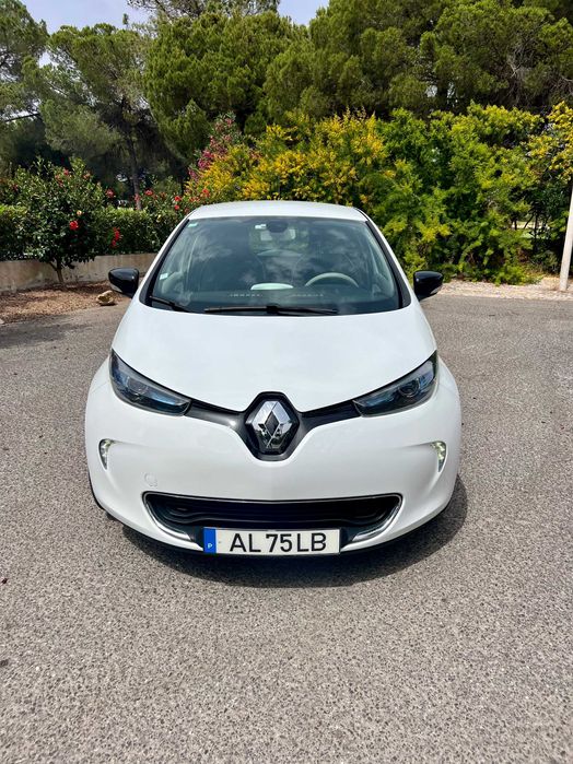 Renault Zoe r 240 life com bateria própria, autonomia urbana 140 kms