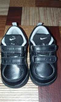 Кросівки дитячі шкіряні Nike